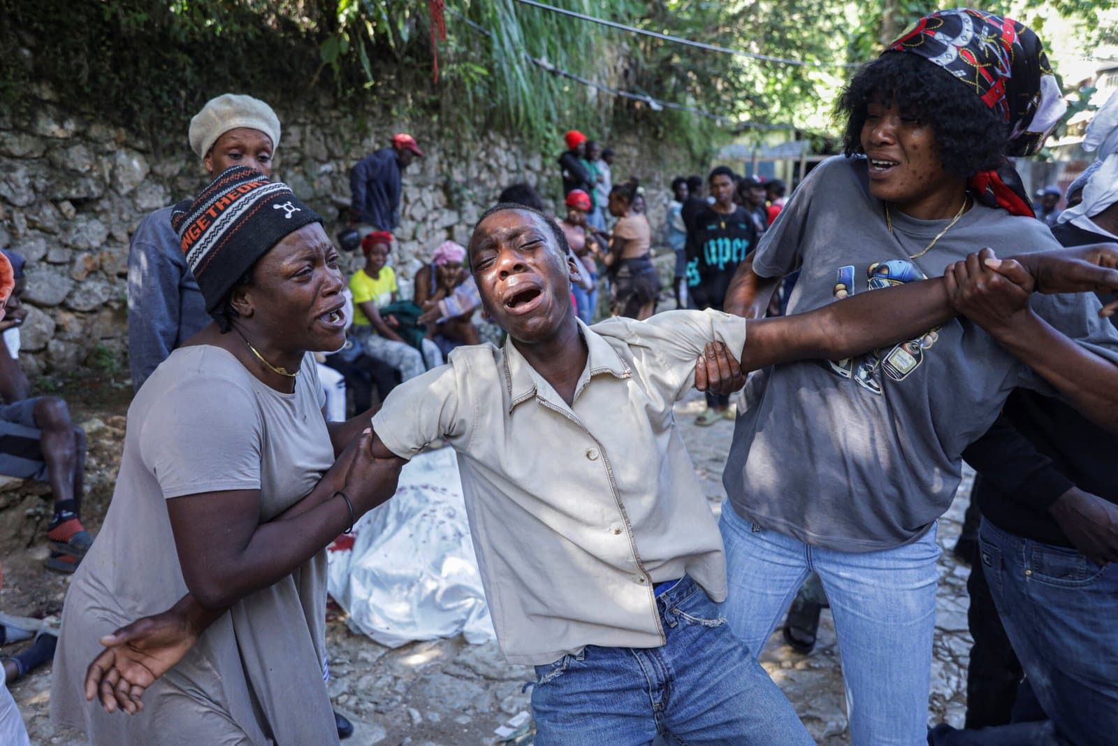 Voldelige bandeangreb i Haiti: Mindst 47 dræbt og over 50 bortført