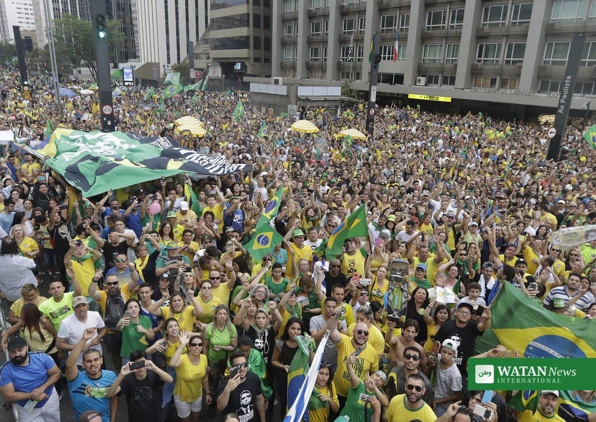 Lula and Flávio Bolsonaro Face Off in Brazil’s First Runoff Debate as Trump Pauses Russia Sanctions