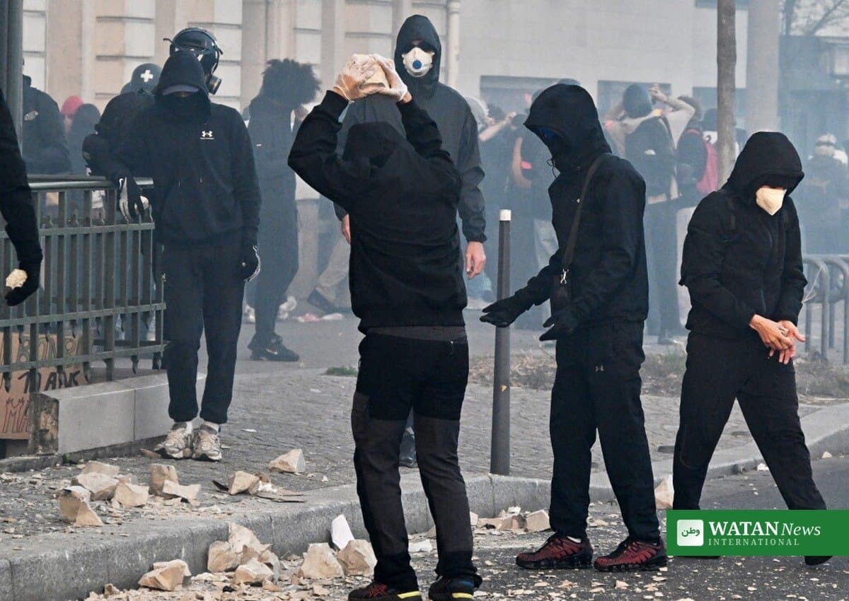 France Halloween Protests End in Paris Clashes as 320,000 March Nationwide