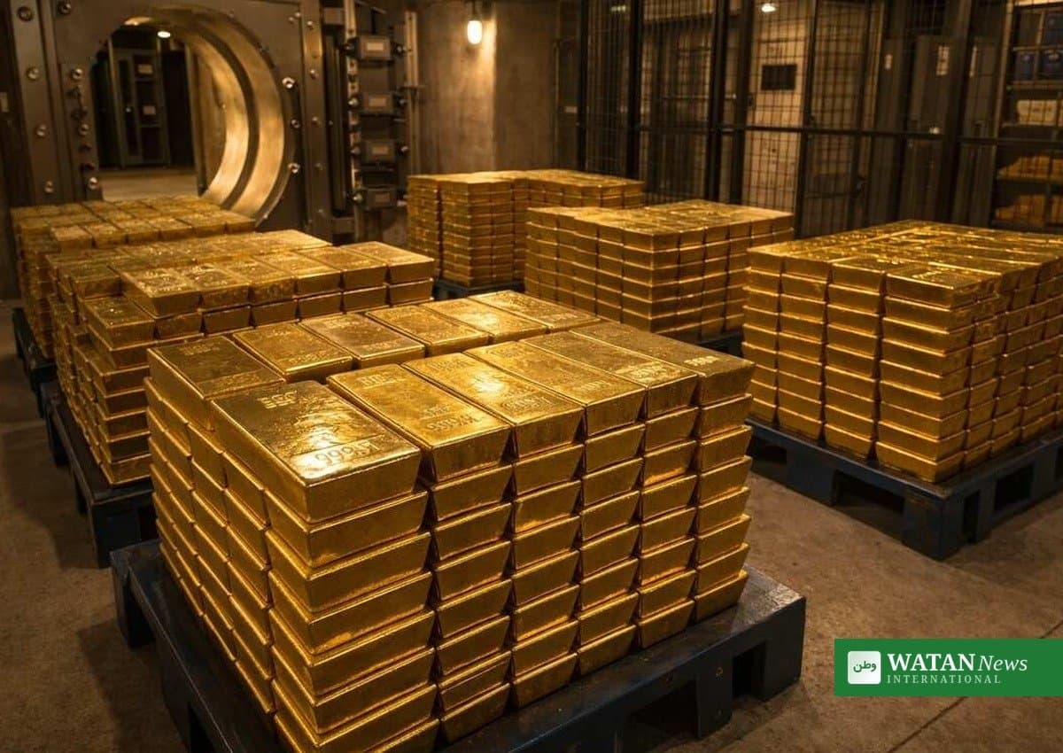 Gold Slips to $4,000 as Hot US Inflation Fuels December Rate-Hike Bets