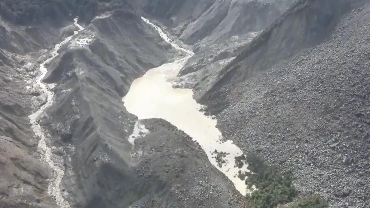 China Warns of High Risk of Lake Bursting and Causing Second Flood