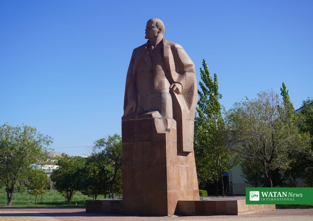 Kazakhstan Removes Lenin Monument in Village After Local Campaign
