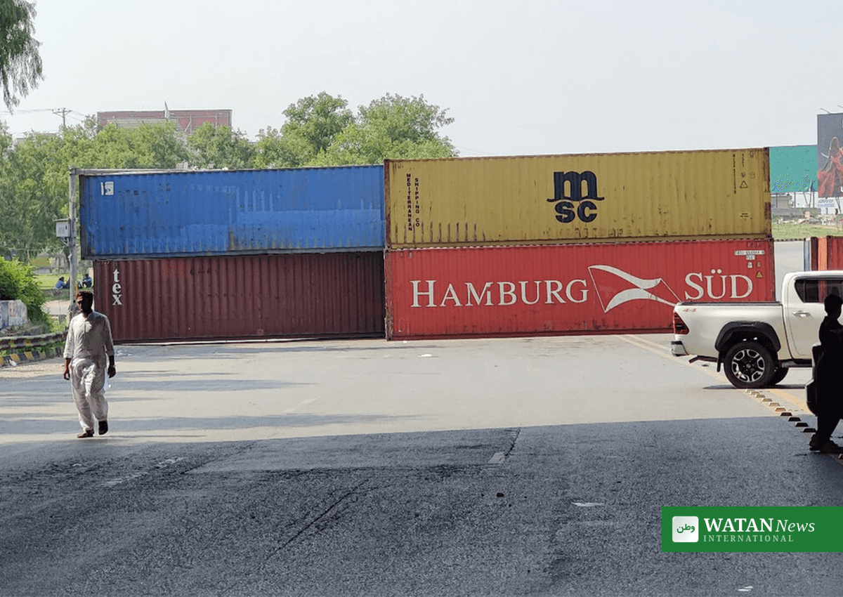 Imran Khan Supporters Breach Islamabad Lockdown as Clashes Leave One Dead